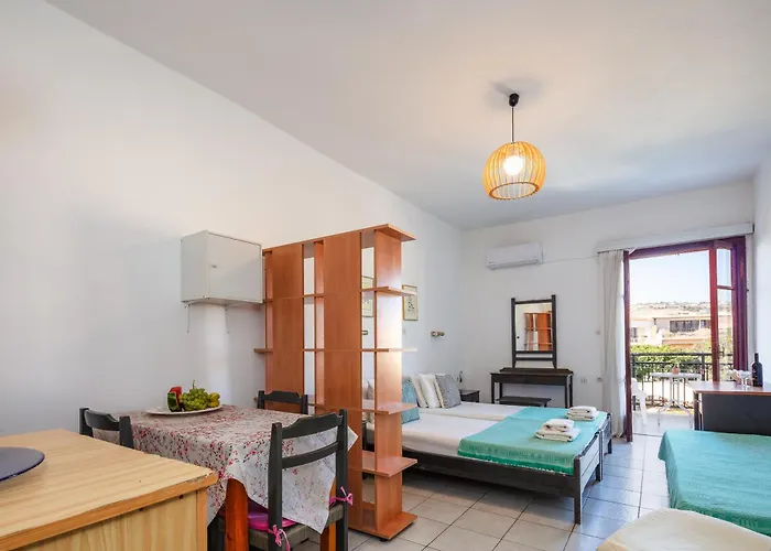 Old Town With Balcony, Marylee's #3 מלון דירות